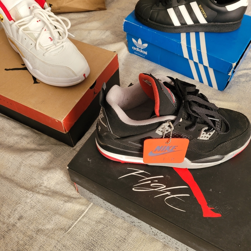 Sneakers